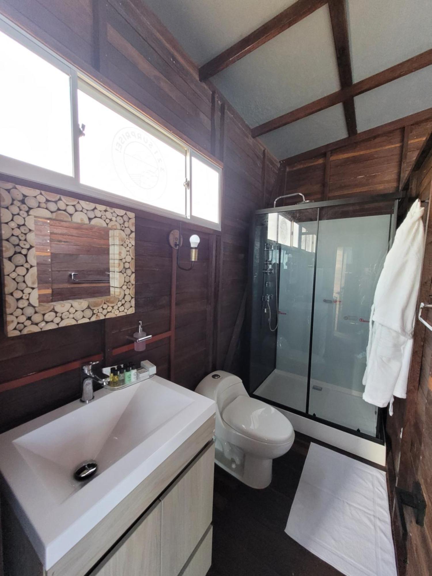 321 Surprise Beach House And Glamping Providencia Island Exterior foto